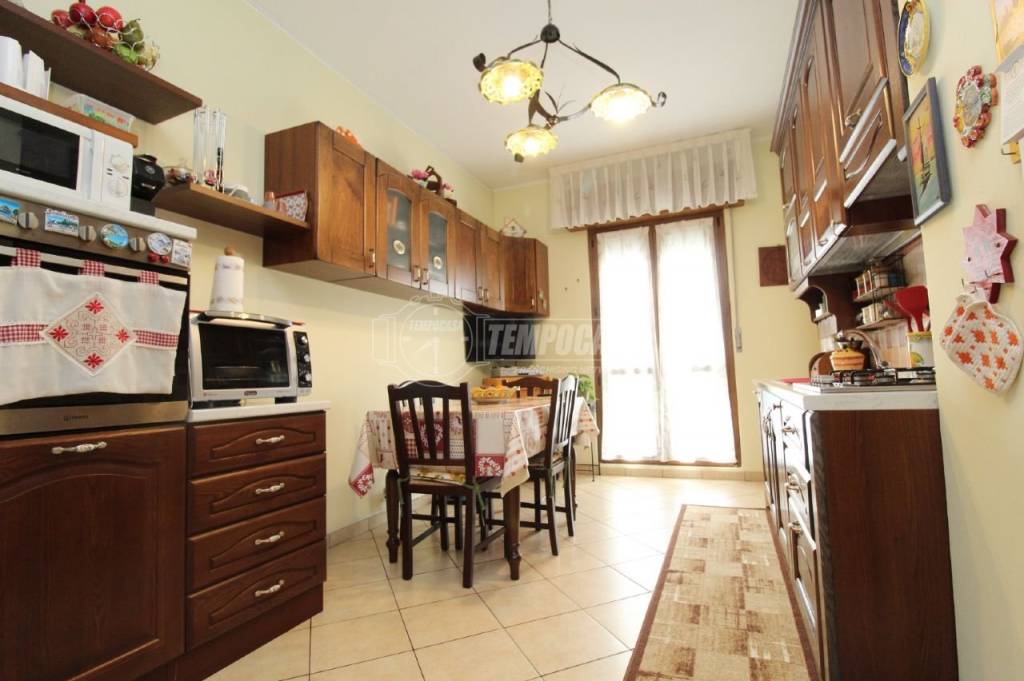 Appartamento in vendita a Torino via Palmiro Togliatti 21