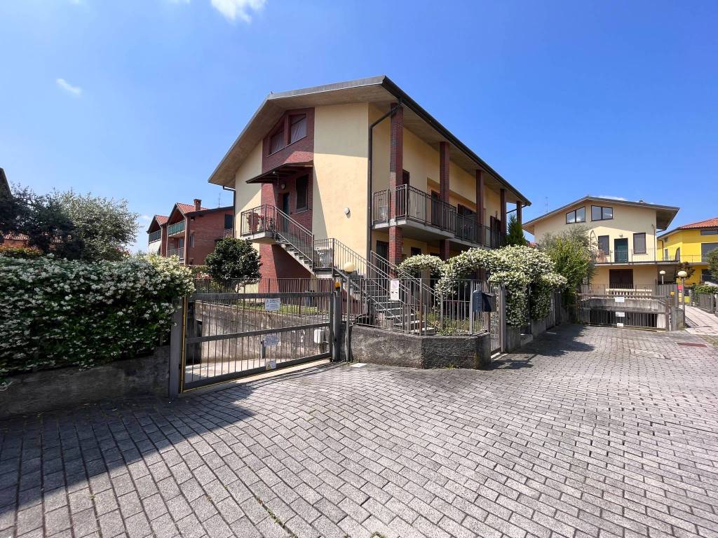 Appartamento in vendita a Sotto il Monte Giovanni XXIII via Bedesco