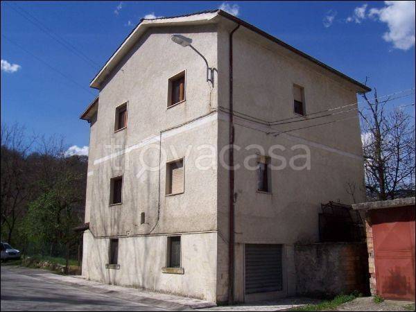 Casa Indipendente in vendita ad Acquasanta Terme frazione Centrale