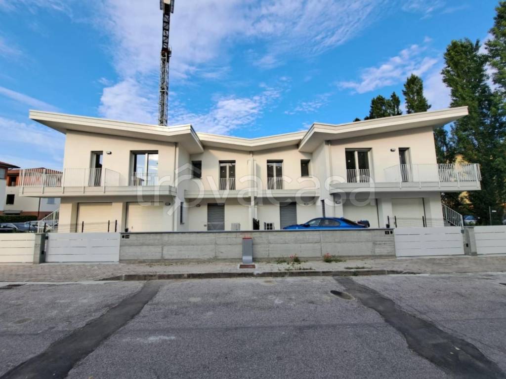 Villa in vendita a Guastalla via Antonio Vivaldi