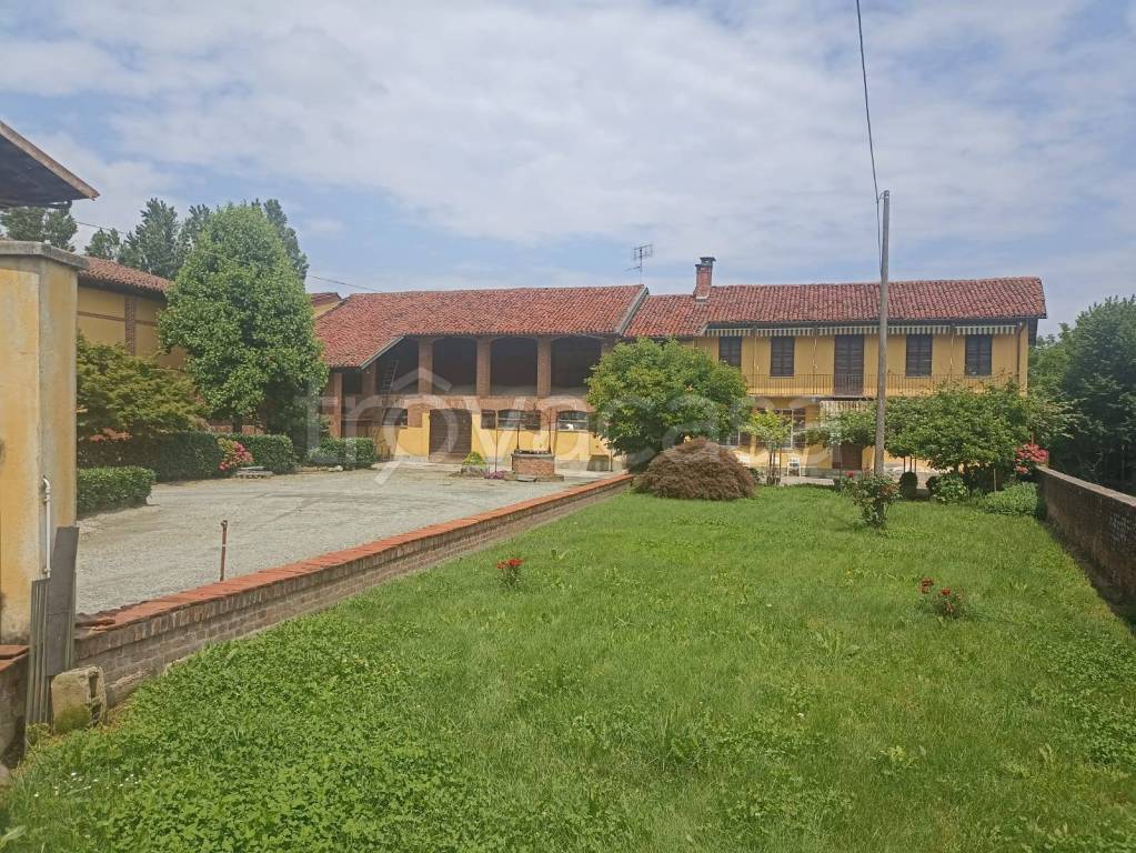 Villa in vendita a Saluzzo via Torino