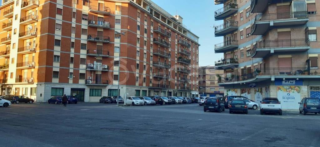 Ufficio in vendita a Frosinone piazza Caduti di Via Fani