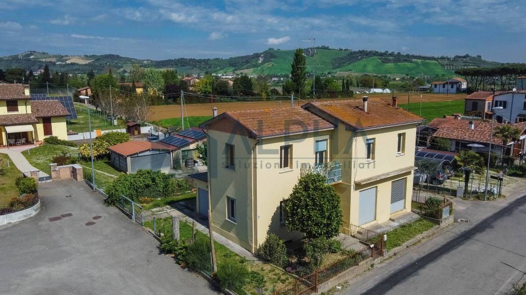 Villa Bifamiliare in vendita a Brisighella via Torre del Marino