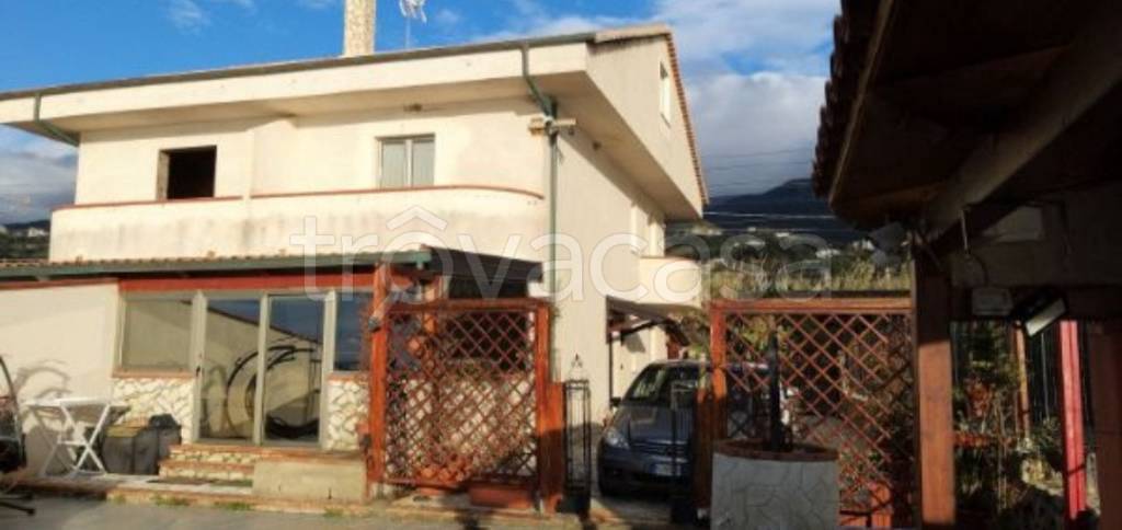 Villa Bifamiliare in vendita a Fuscaldo strada Statale Tirrena Inferiore