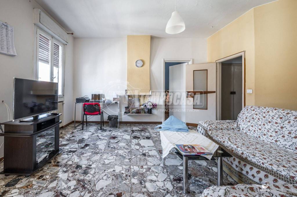 Appartamento in vendita a Modena via osoppo 20