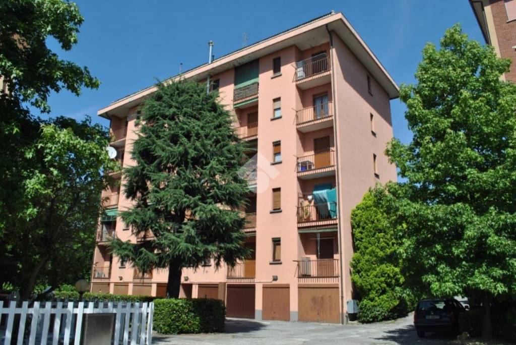 Appartamento in vendita a Usmate Velate viale Lombardia