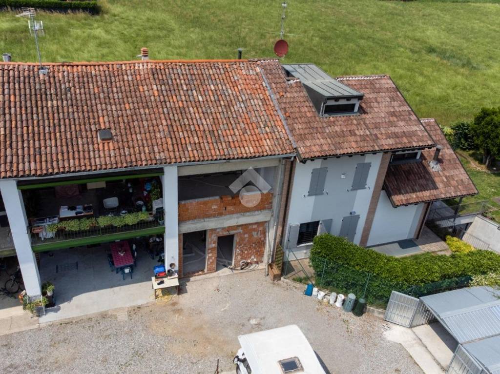 Appartamento in vendita a Treviglio via Canonica, 26