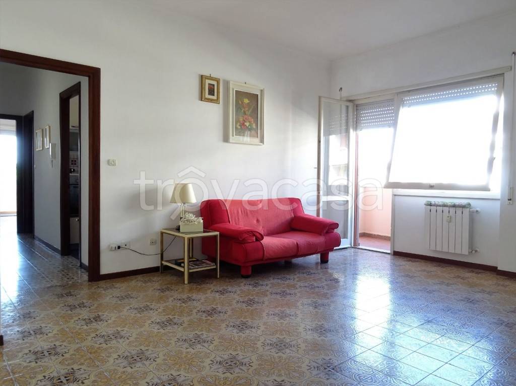 Appartamento in vendita a Roma via delle Azzorre