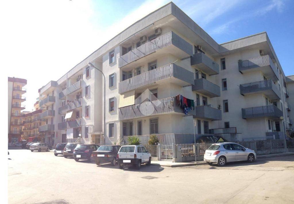 Appartamento in vendita a Gioia del Colle via Eugenio Montale, 12