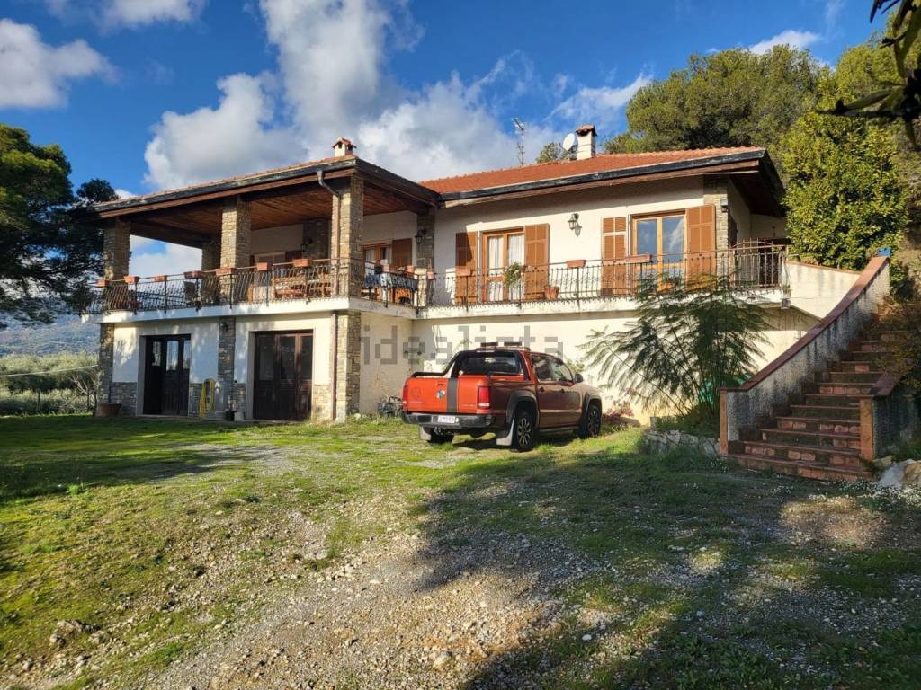 Villa in vendita a Ventimiglia via Sant'Anna