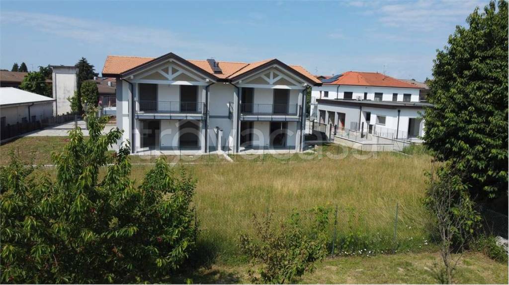 Villa in vendita a Vedano Olona via dei combattenti