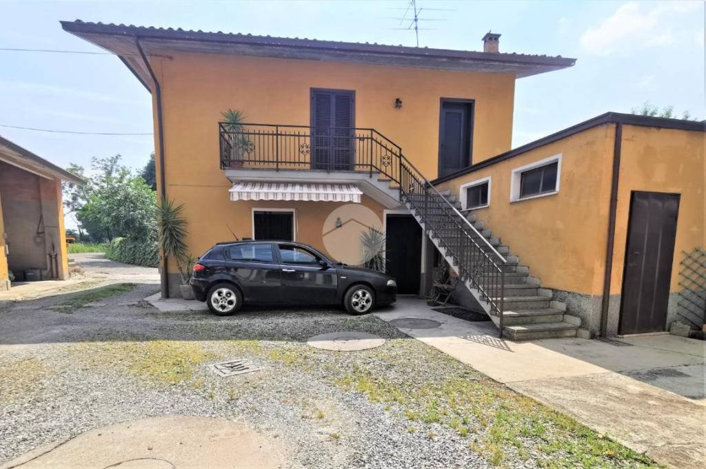 Casa Indipendente in vendita a Palazzolo sull'Oglio via Vanzeghetto Sotto, 20