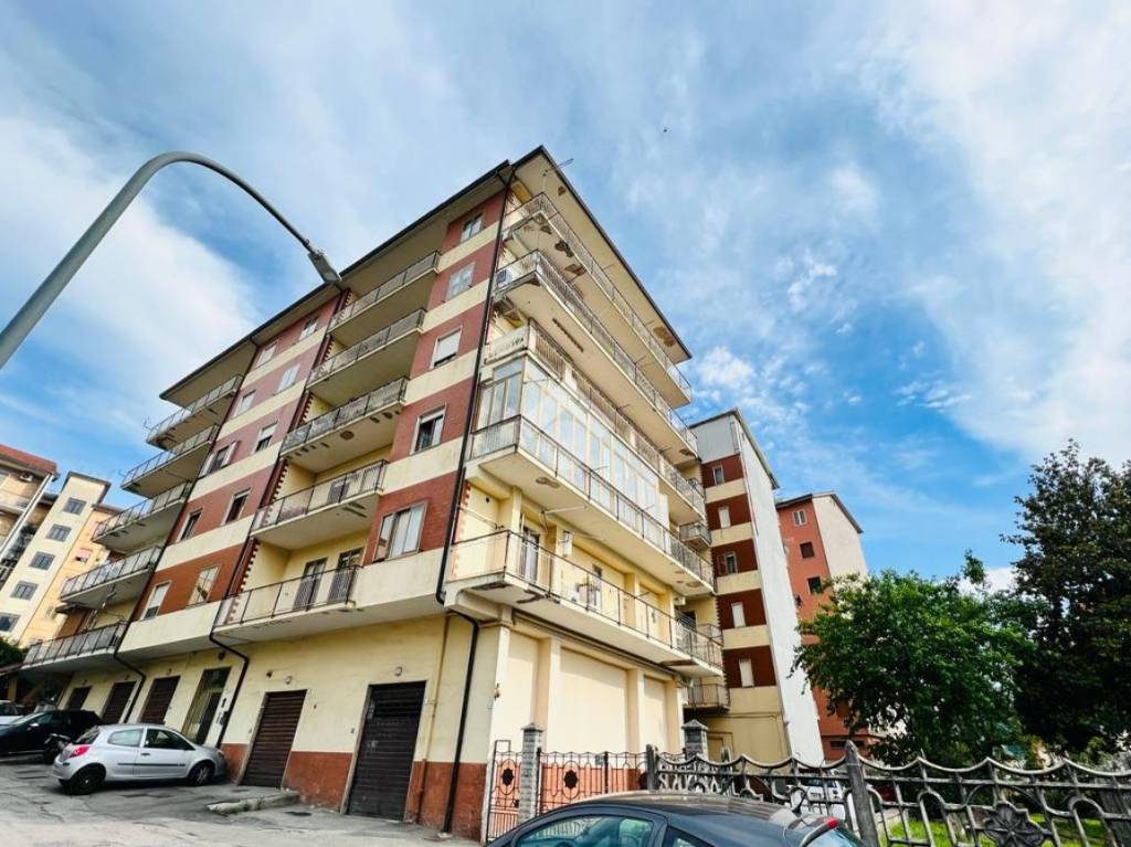 Appartamento in vendita ad Avellino via Due Principati, 262