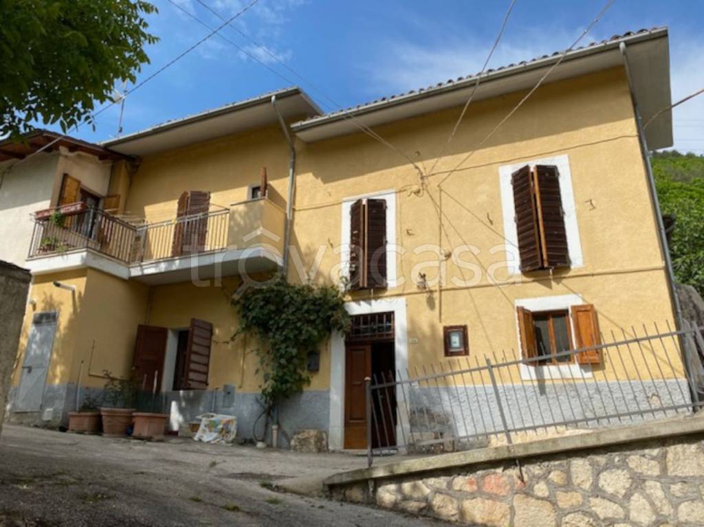 Casa Indipendente in vendita a Fagnano Alto castello