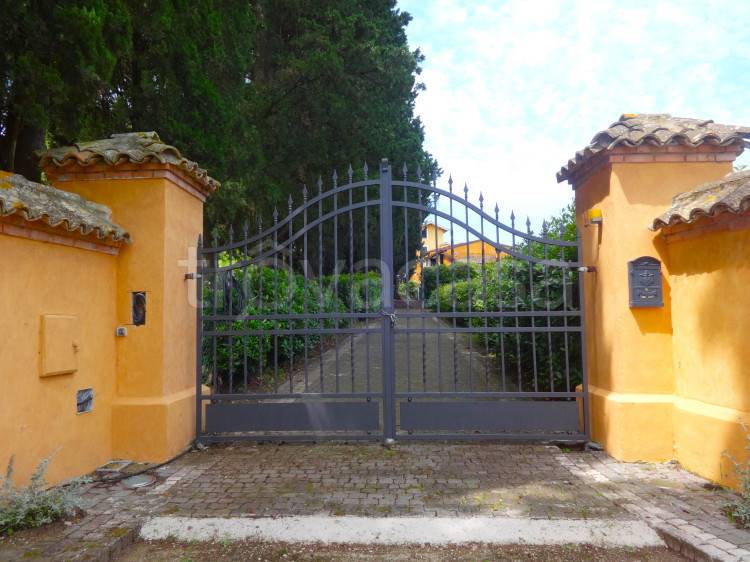 Villa Bifamiliare in vendita a Nepi via Campo dell'Olmo