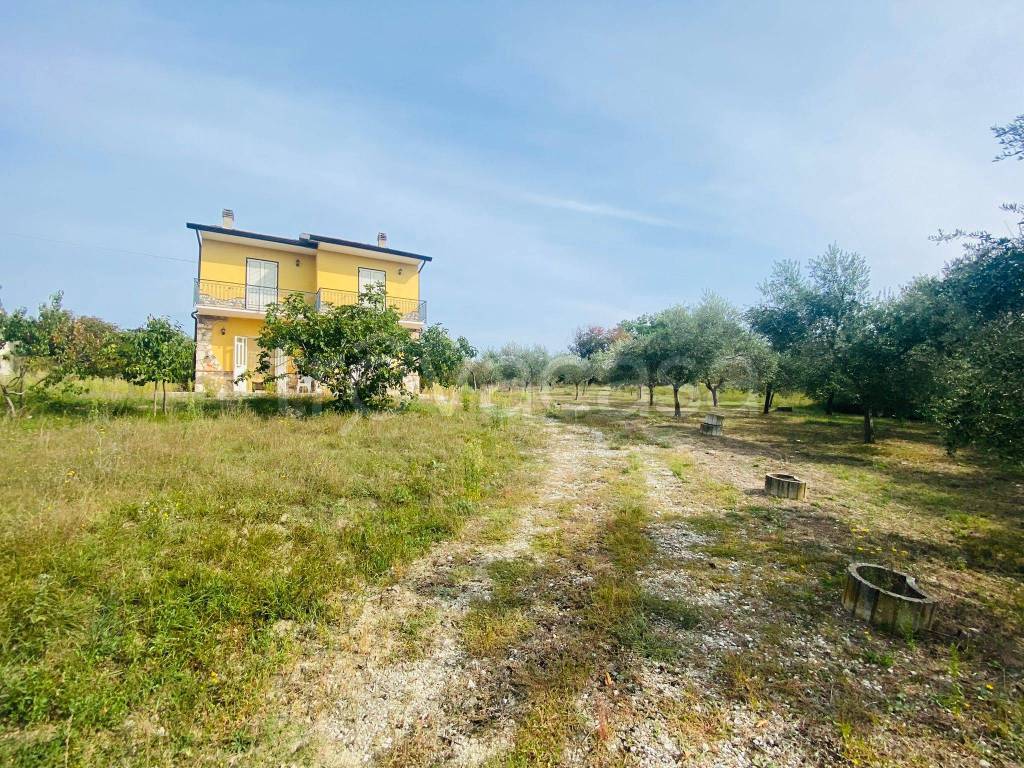 Villa in vendita a Sant'Angelo dei Lombardi contrada Selvatico