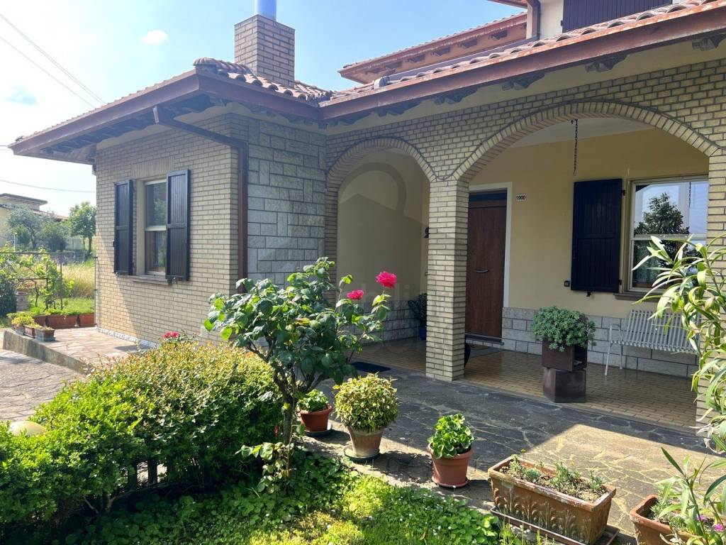 Villa Bifamiliare in vendita a Verucchio via Provinciale San Marino, 1900