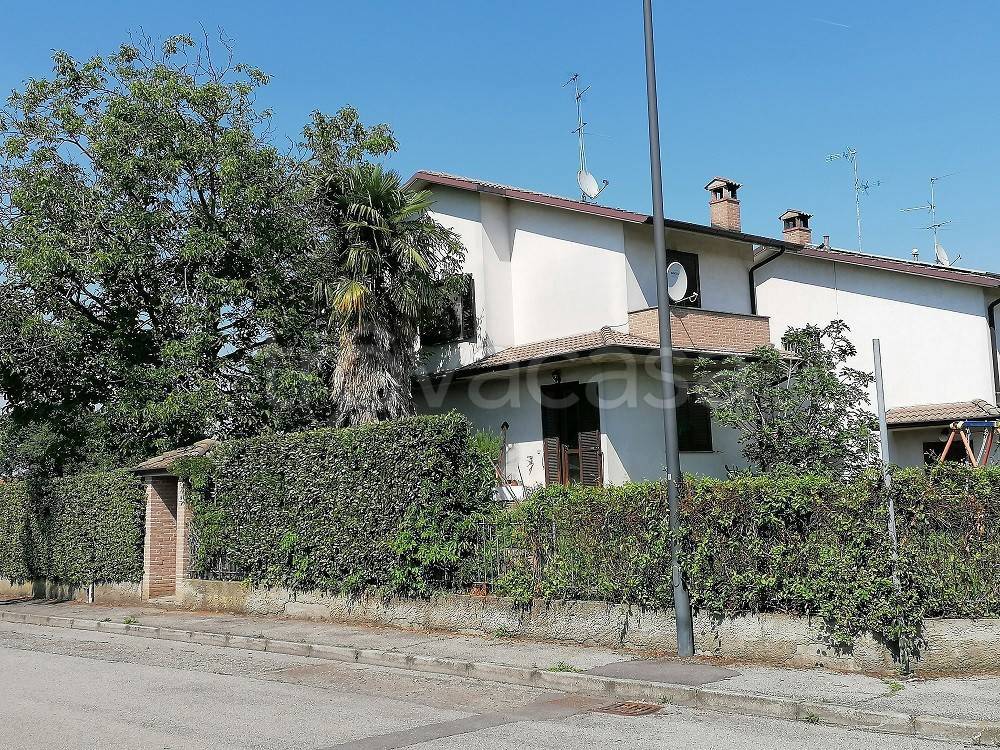 Villa a Schiera in vendita a Pandino via f.LLI cervi, 14