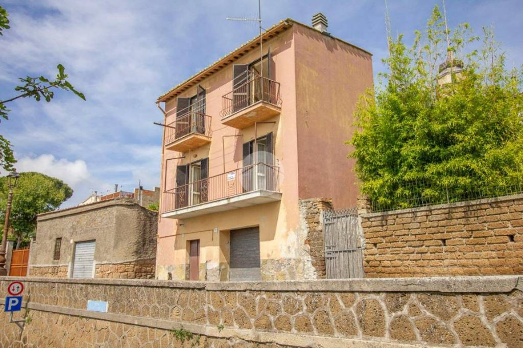 Casa Indipendente in vendita a Magliano Sabina via delle Mura Senesi