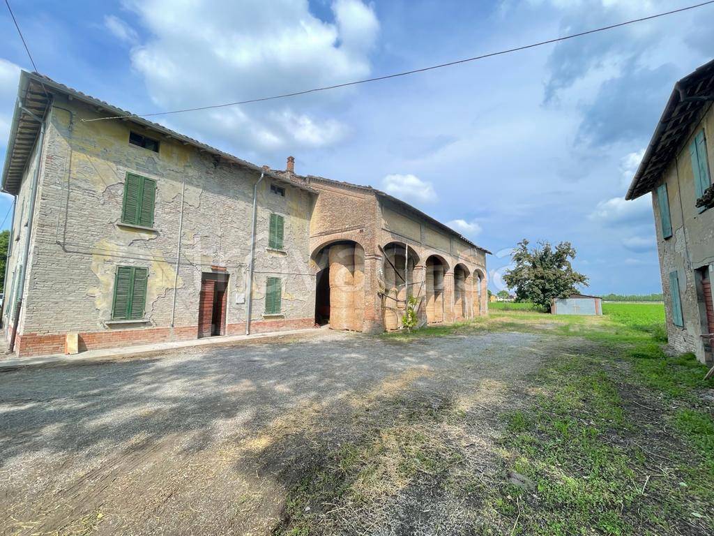 Rustico in vendita a Fontanellato frazione Albareto, 129
