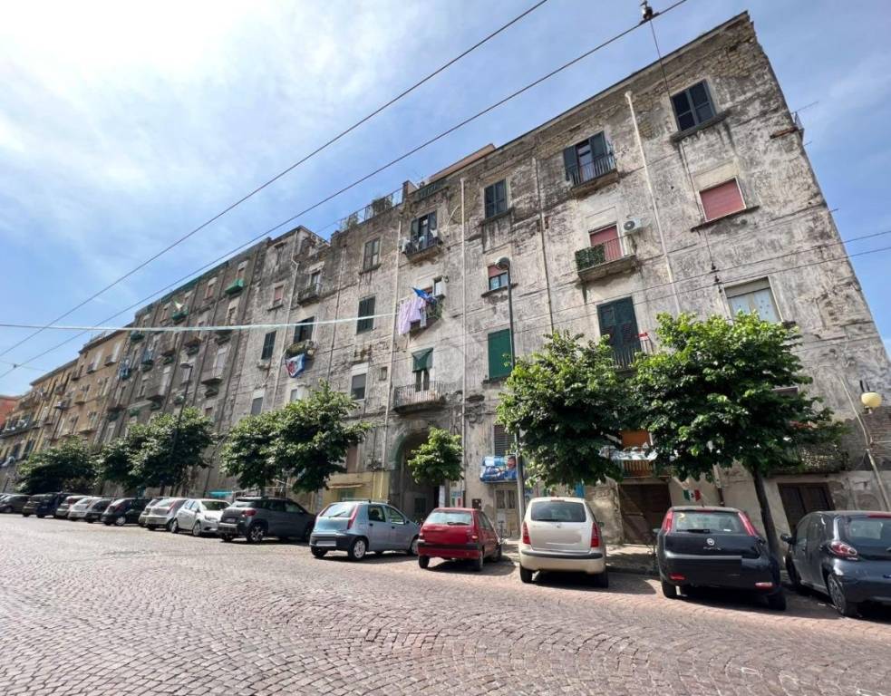 Appartamento in vendita a Napoli corso san giovanni a teduccio, 827