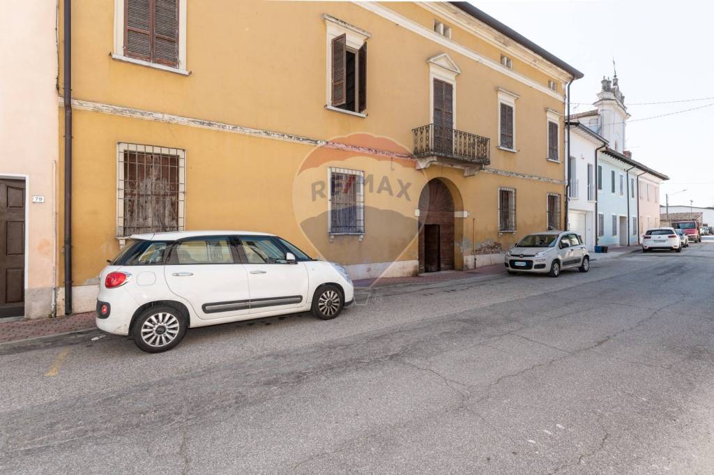 Casa Indipendente in vendita a Viadana via Cavour, 81