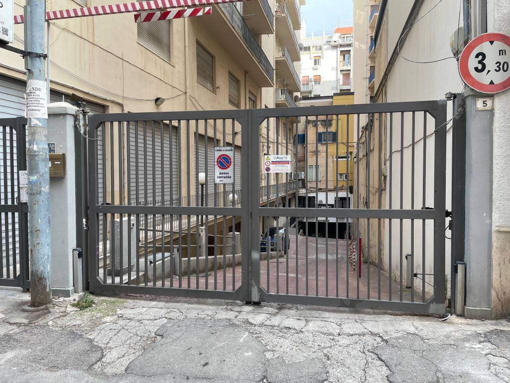 Garage in affitto a Palermo via Generale Giuseppe Arimondi, 5