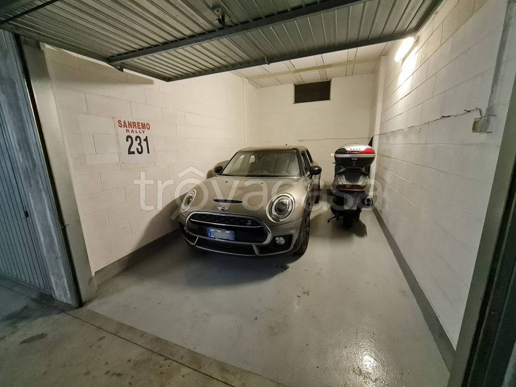 Garage in vendita a Campomorone via Giovanni Campora, 29