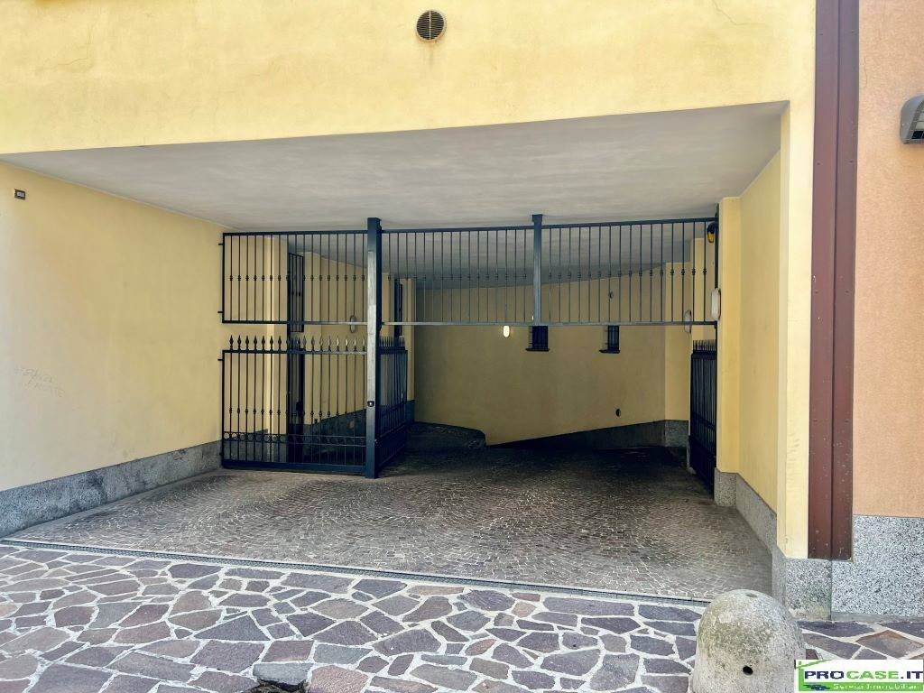 Garage in affitto a Saronno via San Cristoforo, 44