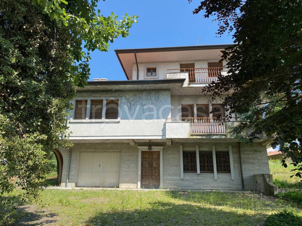 Villa in vendita a San Daniele del Friuli via Nussio Nussi