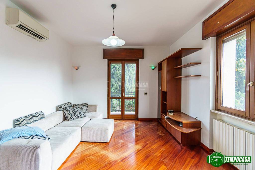 Appartamento in vendita a Nova Milanese via Giuseppe Parini 32