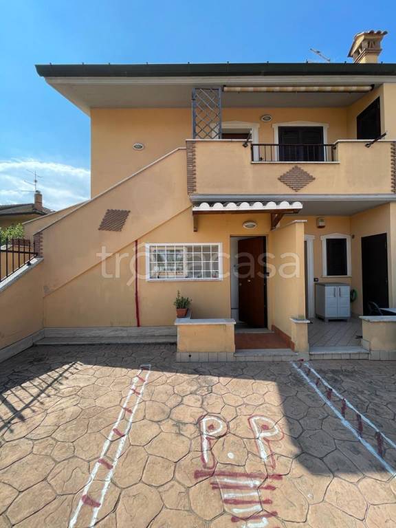Appartamento in vendita ad Ardea via Sassari