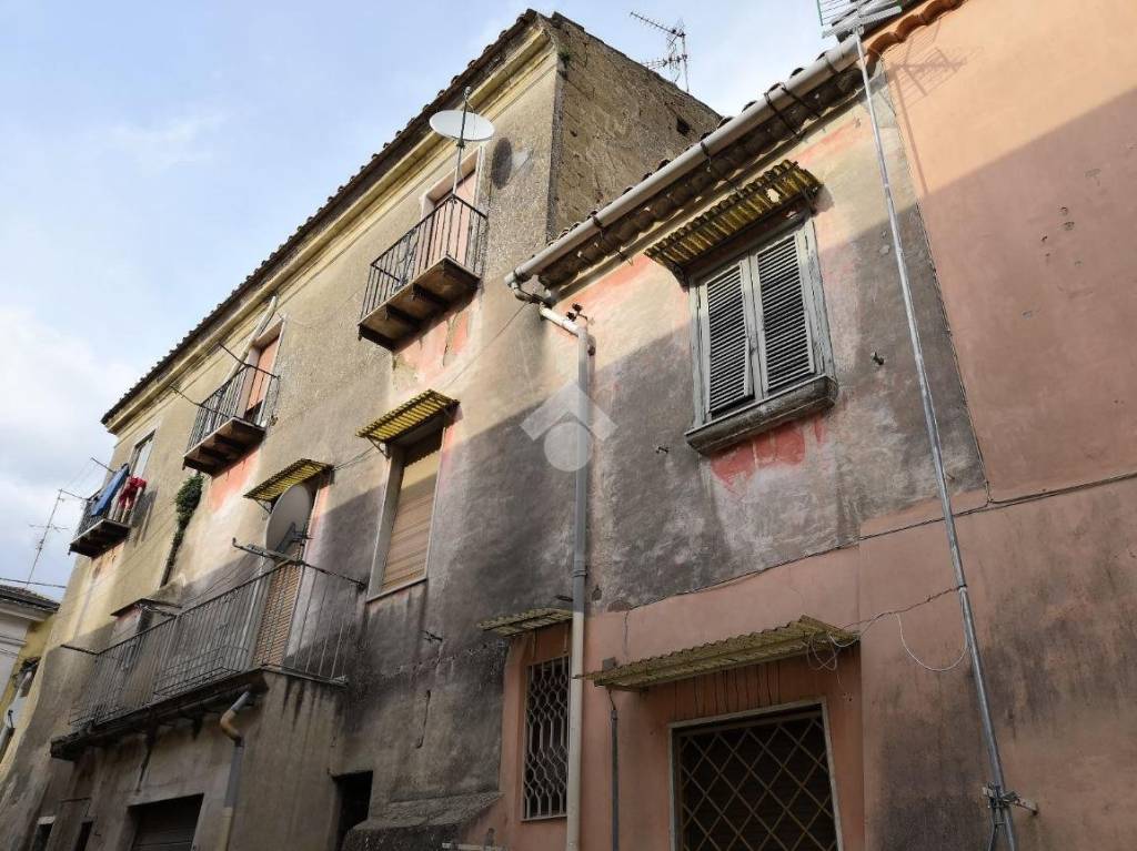 Casa Indipendente in vendita a Montesarchio via Varoni, 20