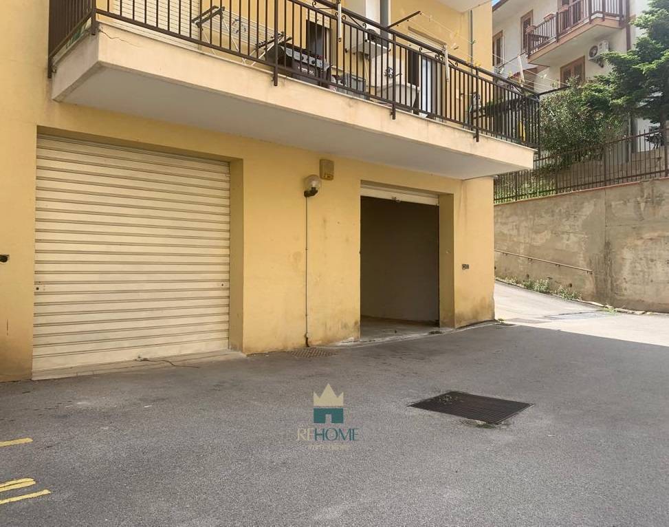 Garage in vendita a Palermo via Altofonte, 435