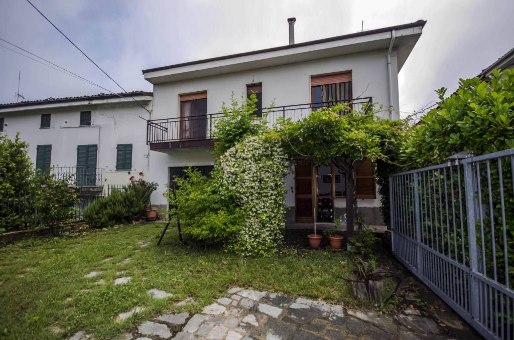 Villa in vendita a Orsara Bormida via Dante, 3