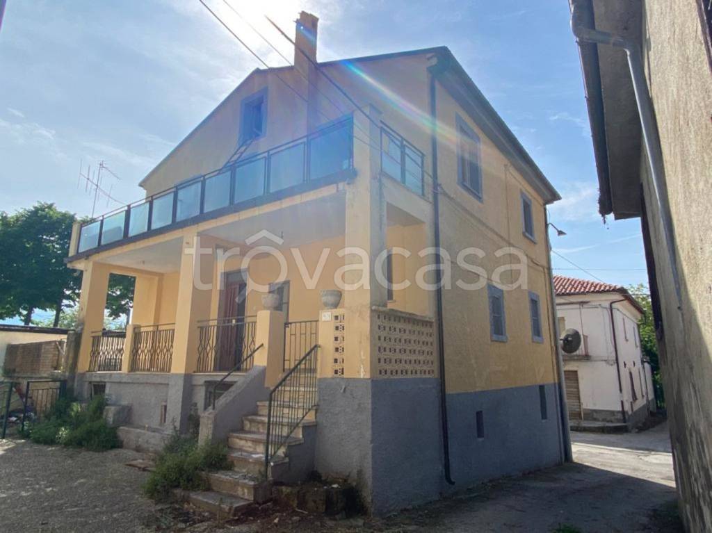 Casa Indipendente in vendita a Roccamorice frazione Pian delle Castagne n. 170