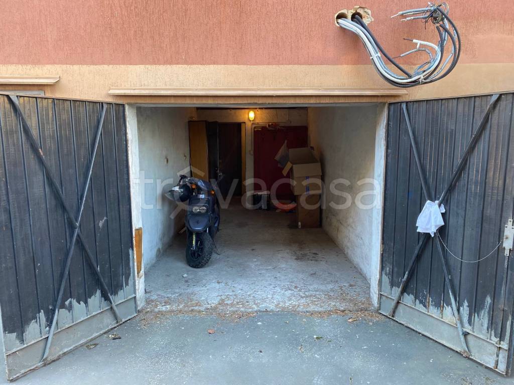 Garage in affitto a Parma strada Buffolara, 62
