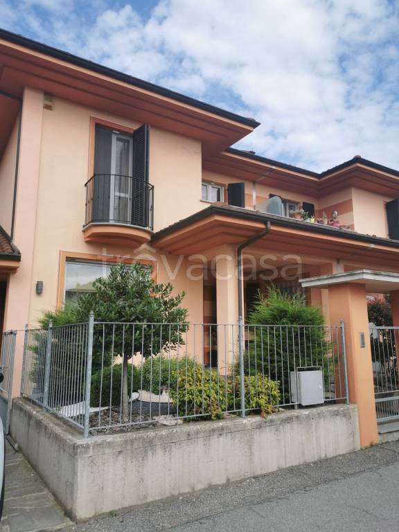 Villa a Schiera in vendita a Genola via Neretto