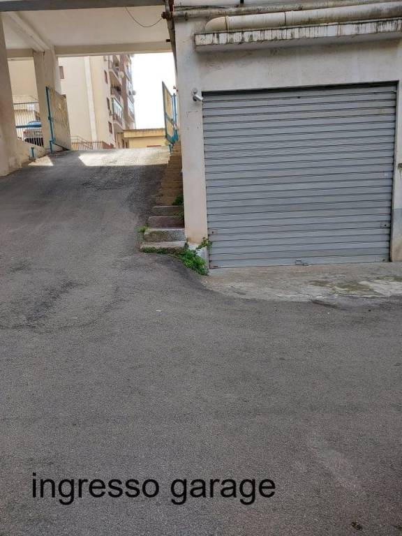 Garage in vendita a Palermo via Montepellegrino, 108