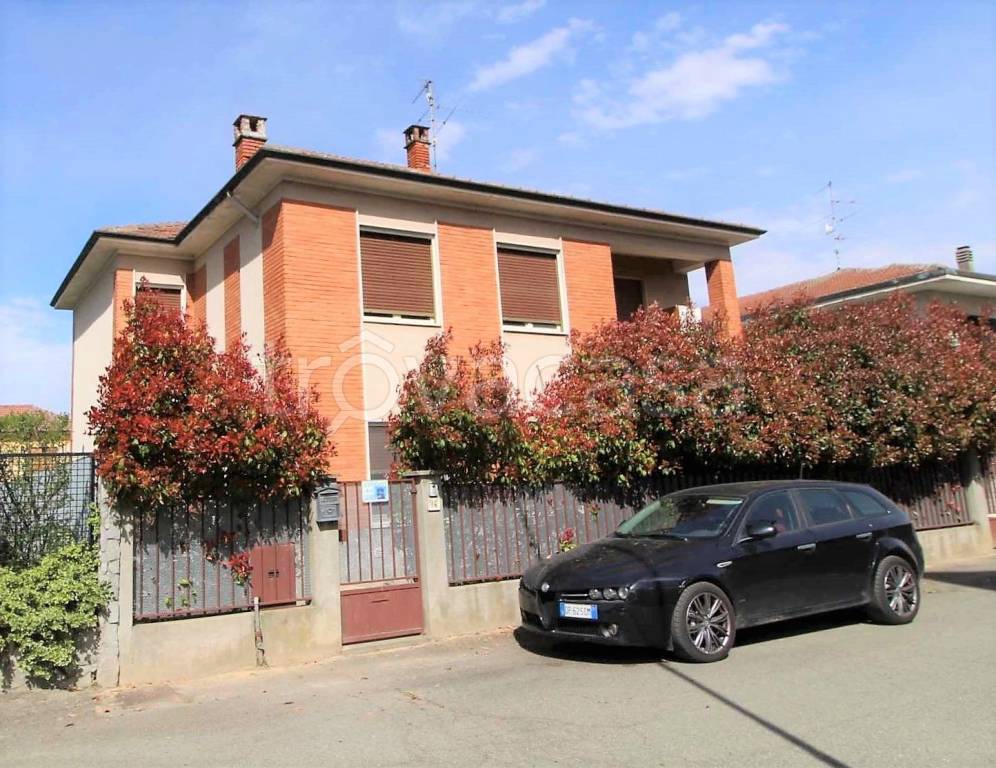 Villa in vendita a Sartirana Lomellina via Fratelli Cairoli, 16