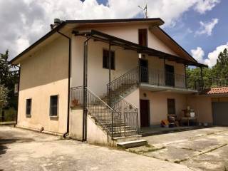 Casale in in vendita da privato a montemarano contrada valle, 30