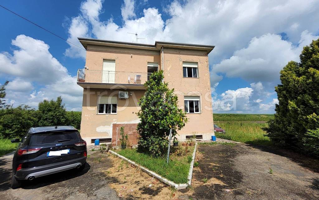 Villa in vendita a Modena strada Nazionale del Canaletto Nord