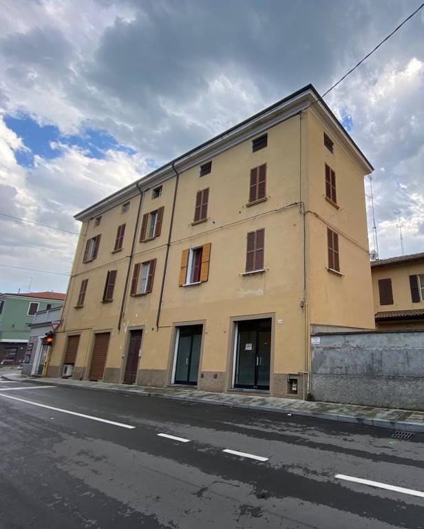 Appartamento in vendita a Langhirano via Faustino Tanara