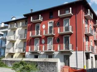 Garage in affitto a sondrio via cesare battisti, 80