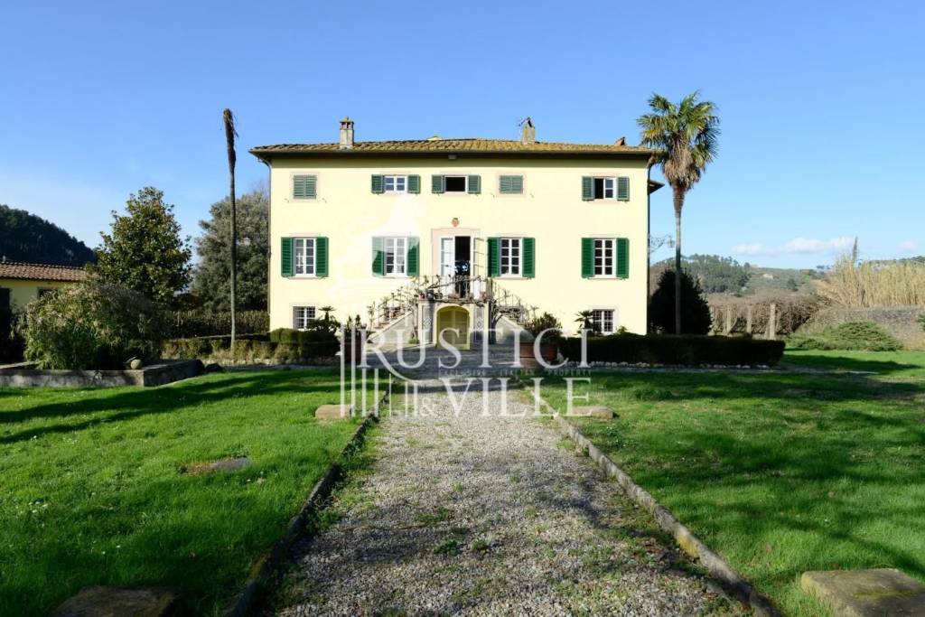 Villa in vendita a Lucca radd Ss dell'Abetone e del Brennero
