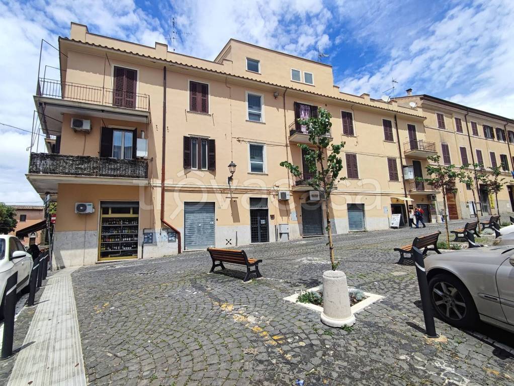 Appartamento in vendita ad Albano Laziale largo Leonardo Murialdo