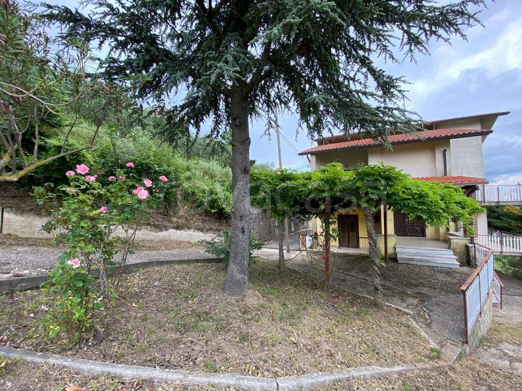 Villa in vendita a Montefusco via Marotta