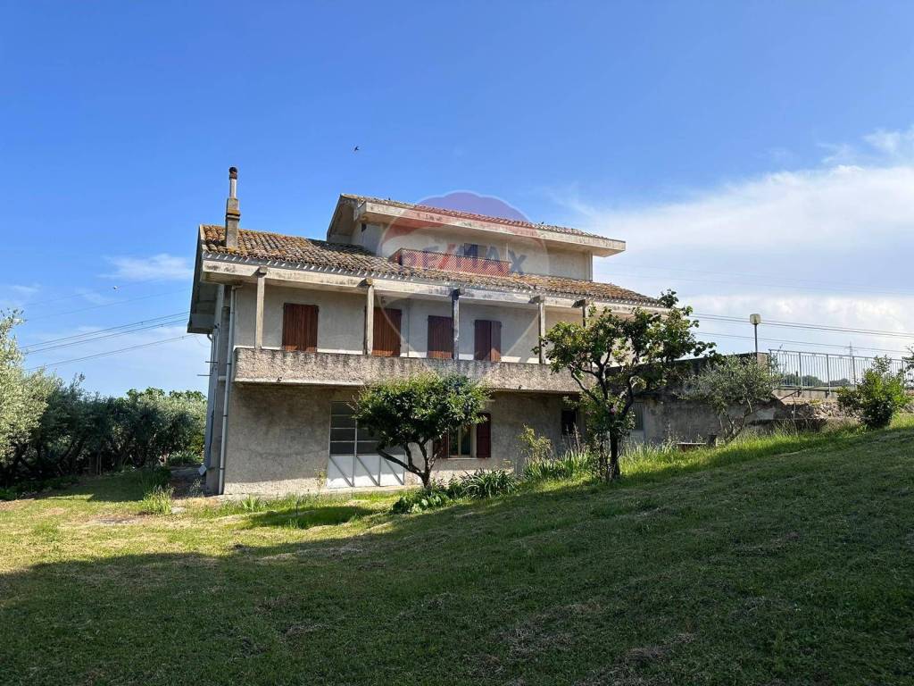 Casa Indipendente in vendita ad Ancona via Piantate Lunghe, 202