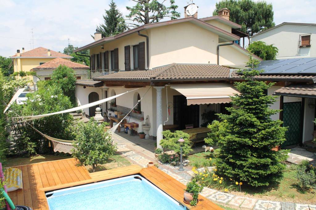 Villa in vendita a Oggiona con Santo Stefano via Risorgimento