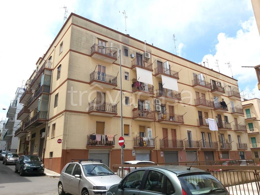 Appartamento in vendita a Noci via Alessandro Manzoni, 42